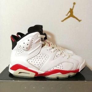 Jordan 6 Retro "Bulls" Size 8.5 (2010)